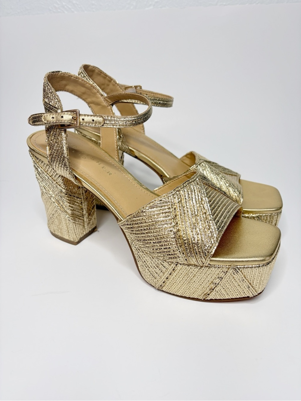 Marc Fisher LTD Gold Calyn Platform Sandals with Block Heel Size 8.5